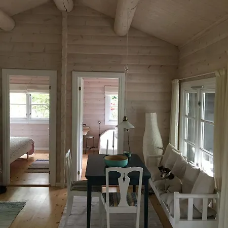 Casa vacanze Log House Near A Child-friendly Sandy