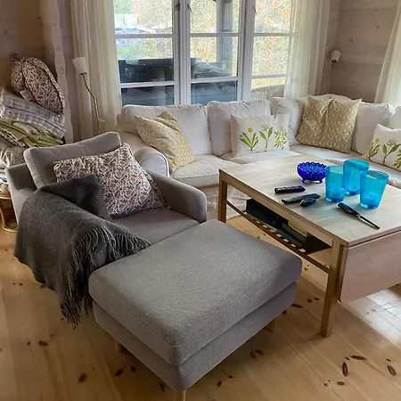 Casa vacanze Log House Near A Child-friendly Sandy *